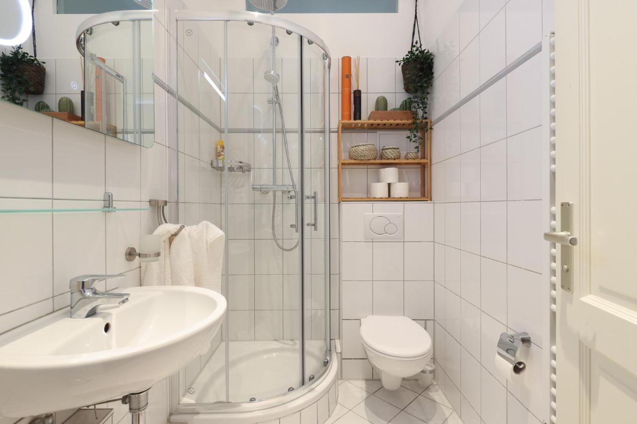 4 Personen Altbau Nahe Kurfuerstendamm - Othello เบอร์ลิน ภายนอก รูปภาพ